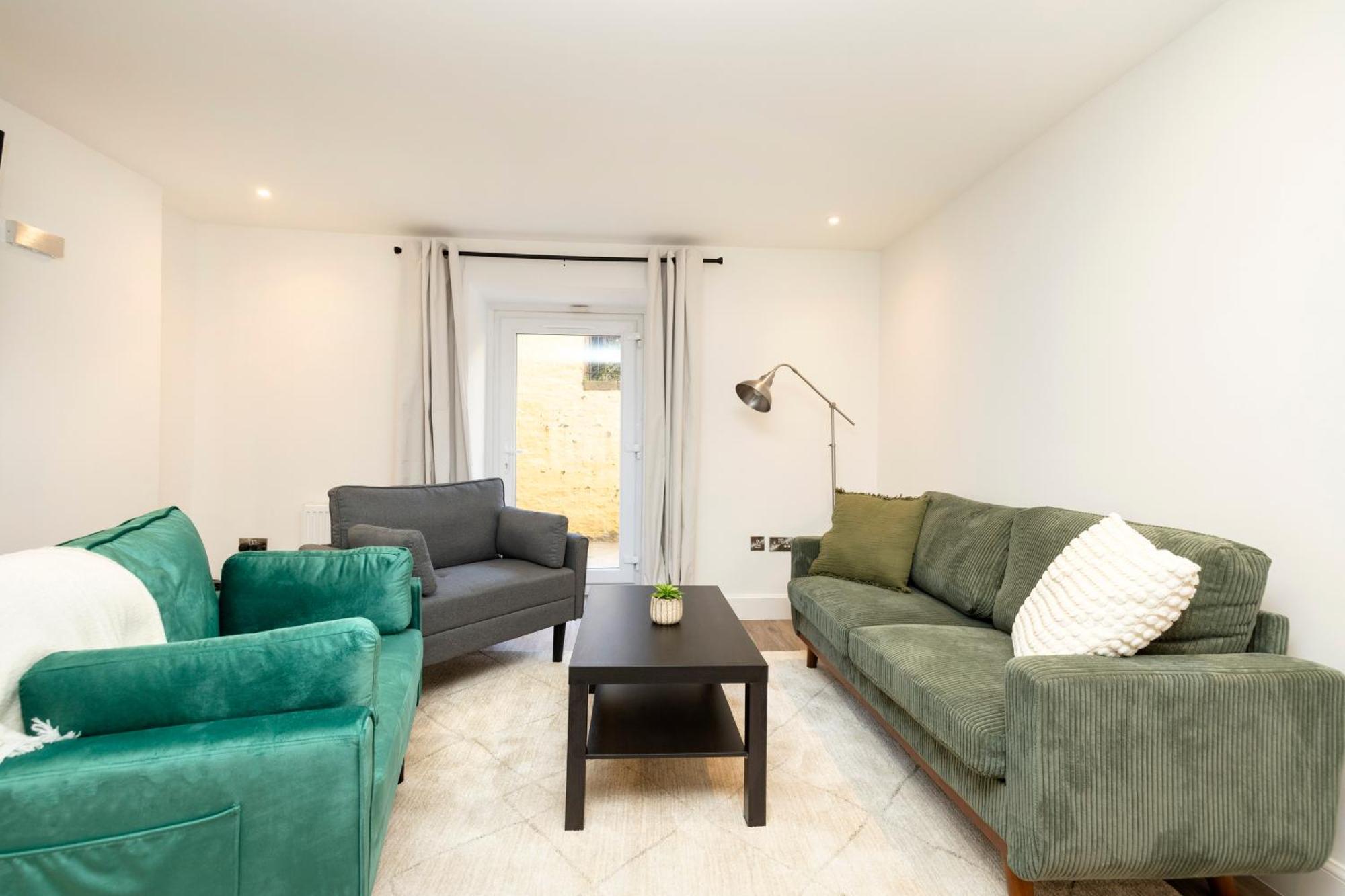 Joivy 3Br Flat In Haymarket With Free Parking Edimburgo Exterior foto