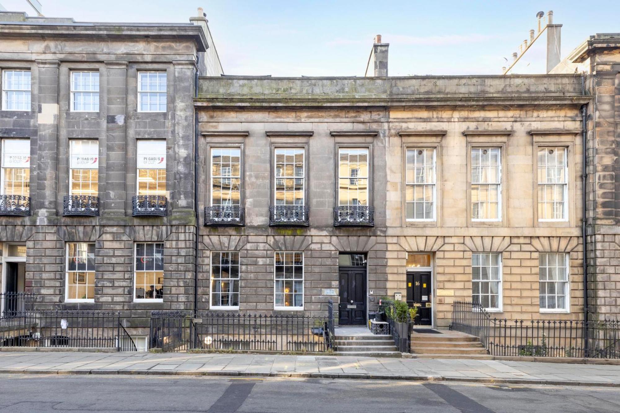 Joivy 3Br Flat In Haymarket With Free Parking Edimburgo Exterior foto